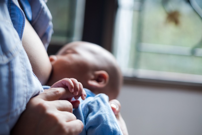 Związek między alergią a zapaleniem ucha – przyczyny i objawy